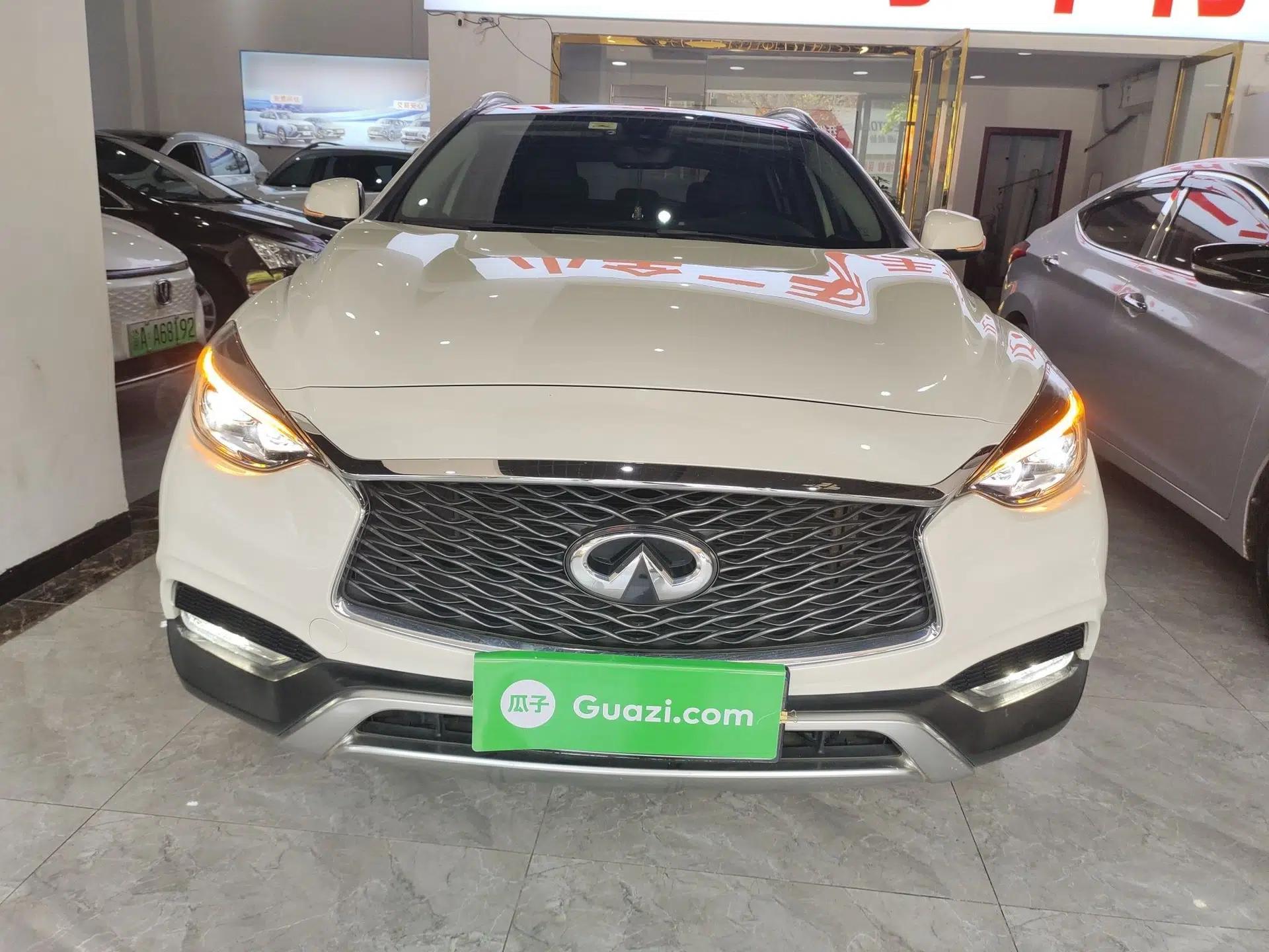 Infiniti QX30 2017 1.6T Two-Wheel-Drive Sport Edition — миниатюра 2