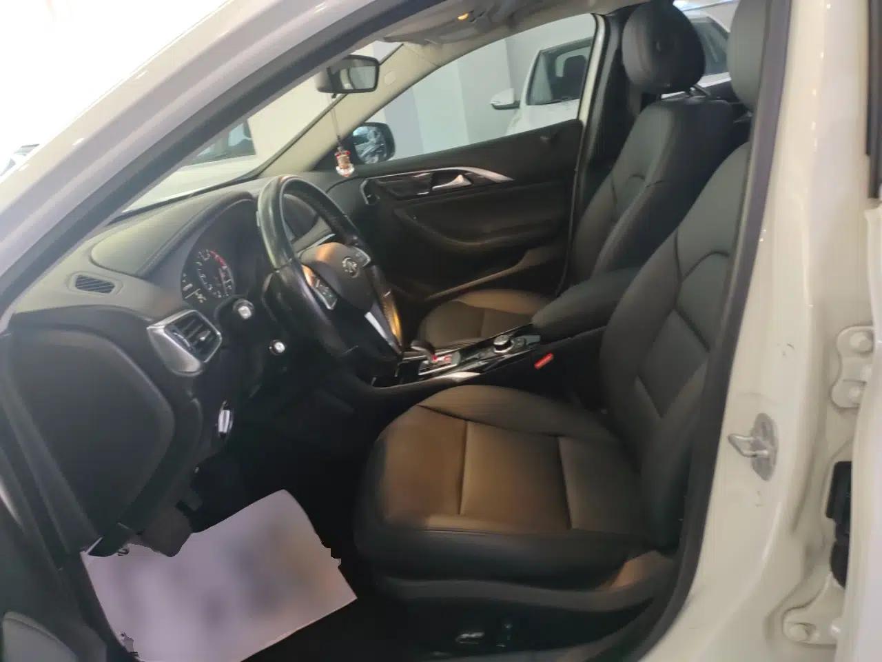 Infiniti QX30 2017 1.6T Two-Wheel-Drive Sport Edition — миниатюра 18