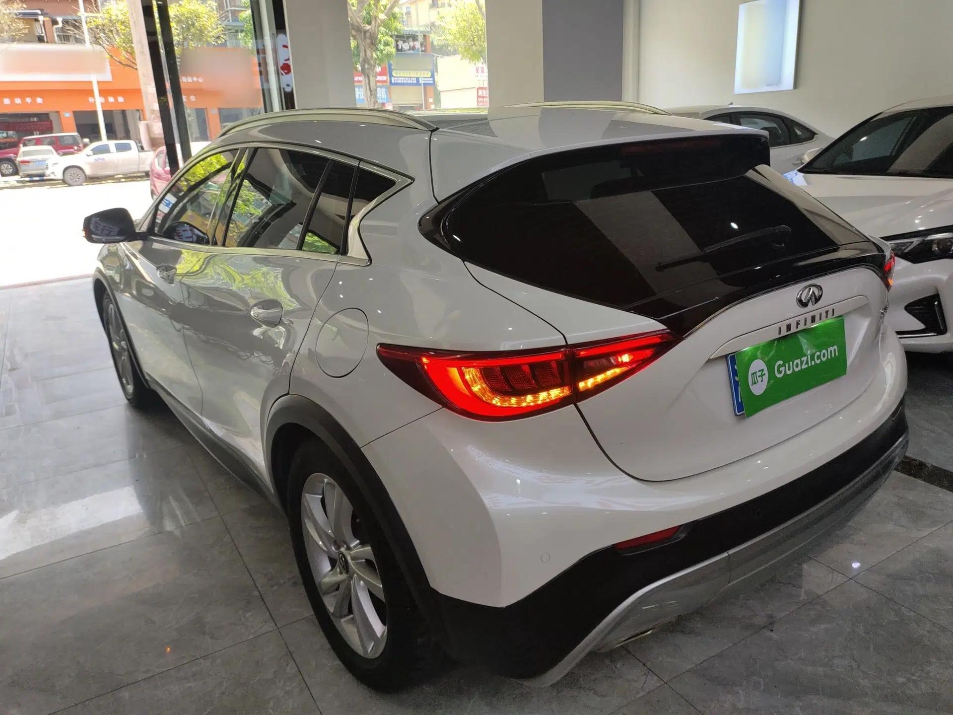 Infiniti QX30 2017 1.6T Two-Wheel-Drive Sport Edition — миниатюра 4