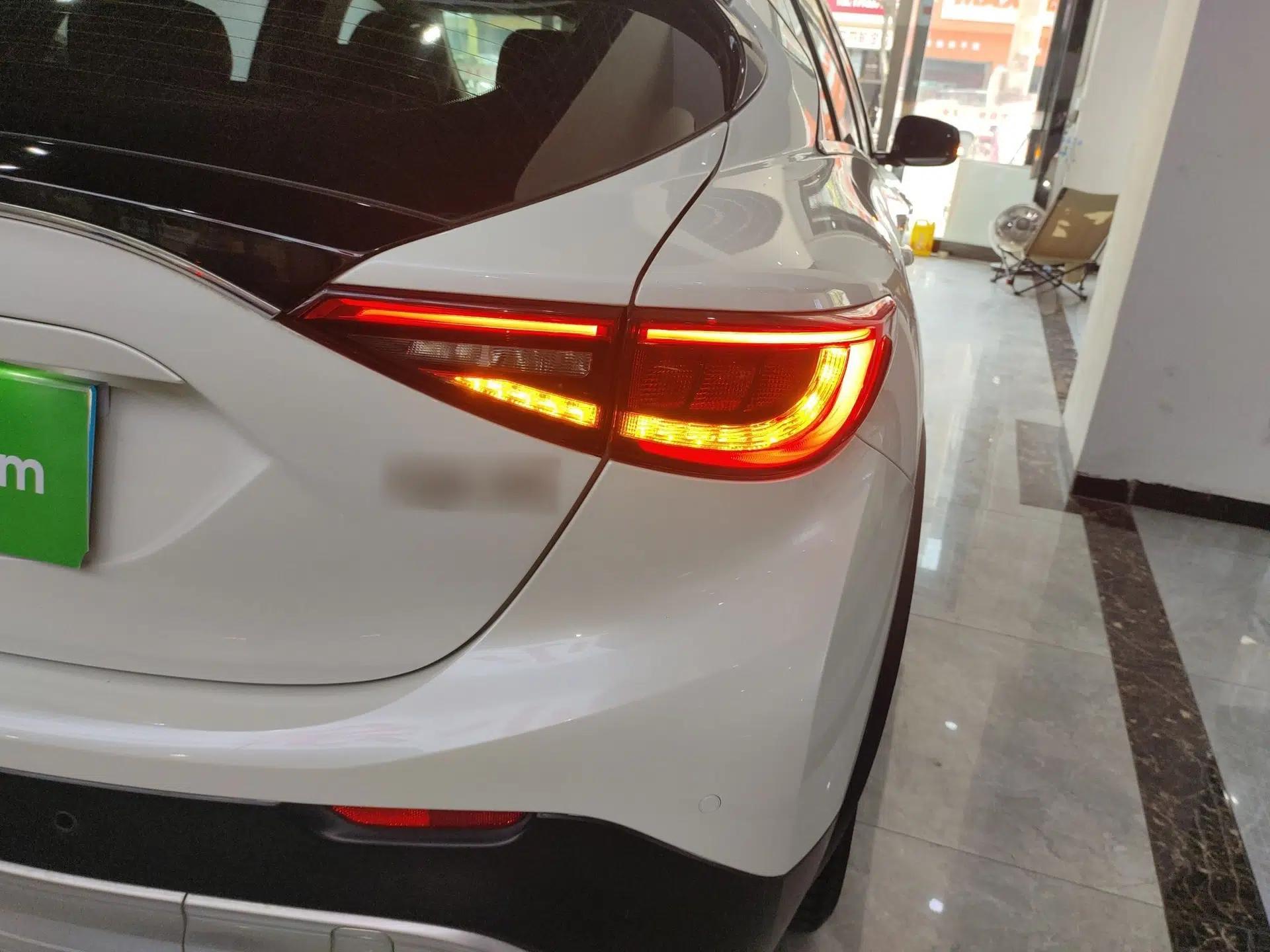 Infiniti QX30 2017 1.6T Two-Wheel-Drive Sport Edition — миниатюра 7