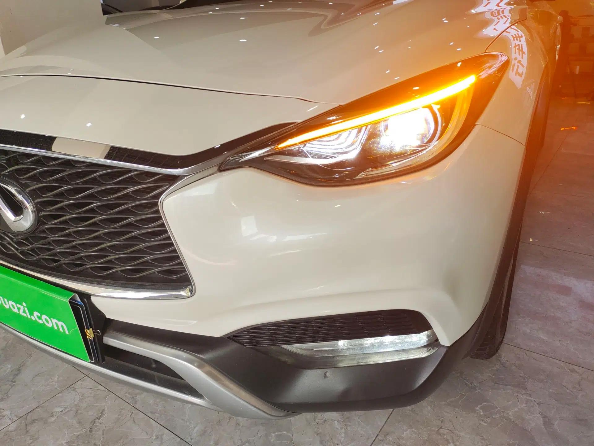 Infiniti QX30 2017 1.6T Two-Wheel-Drive Sport Edition — миниатюра 9