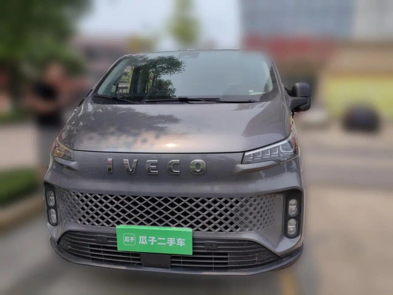 Iveco Fidato 2023 C30 Passenger Van 2.0T 93kW Manual Transmission Xingtu Edition Low Roof — миниатюра 2