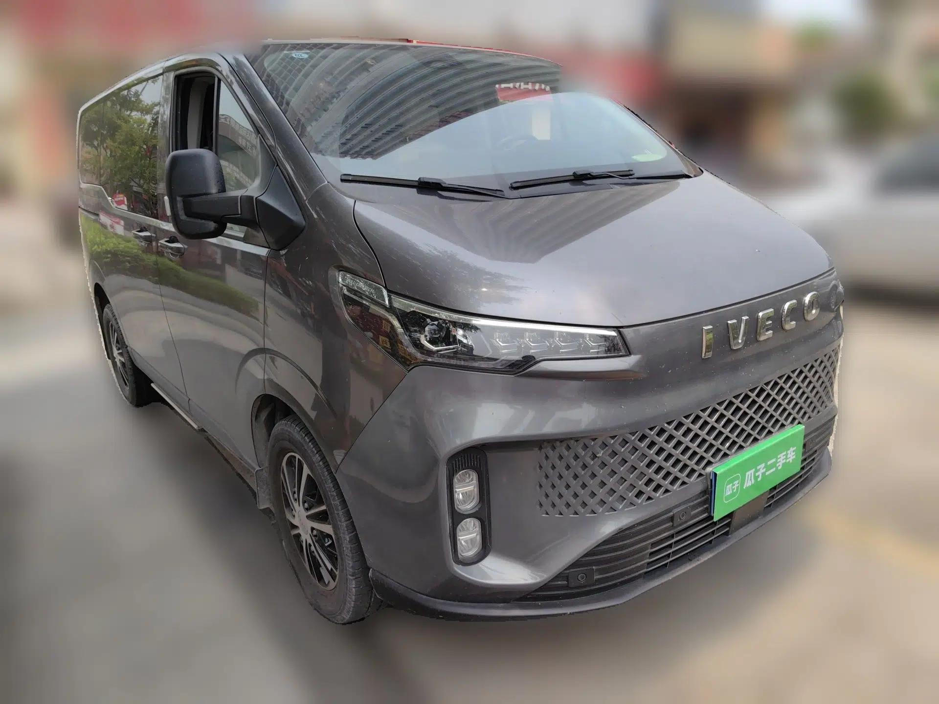 Iveco Fidato 2023 C30 Passenger Van 2.0T 93kW Manual Transmission Xingtu Edition Low Roof — миниатюра 3