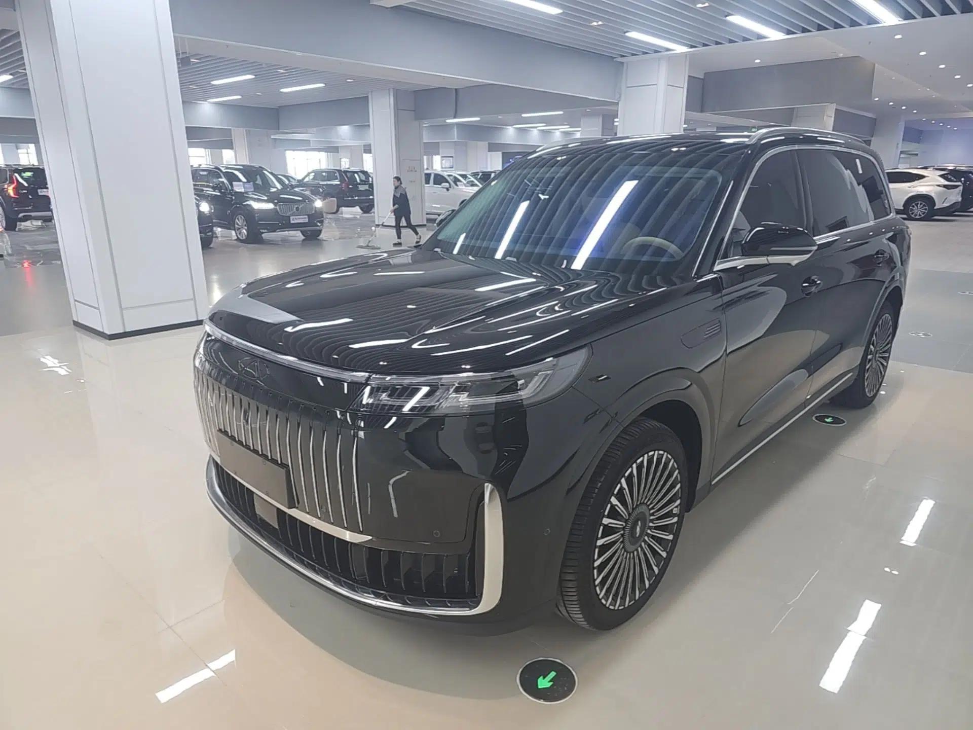 Chery T11 2026 Model 220 All-Wheel Drive Dual IMAX Theater Edition — миниатюра 1