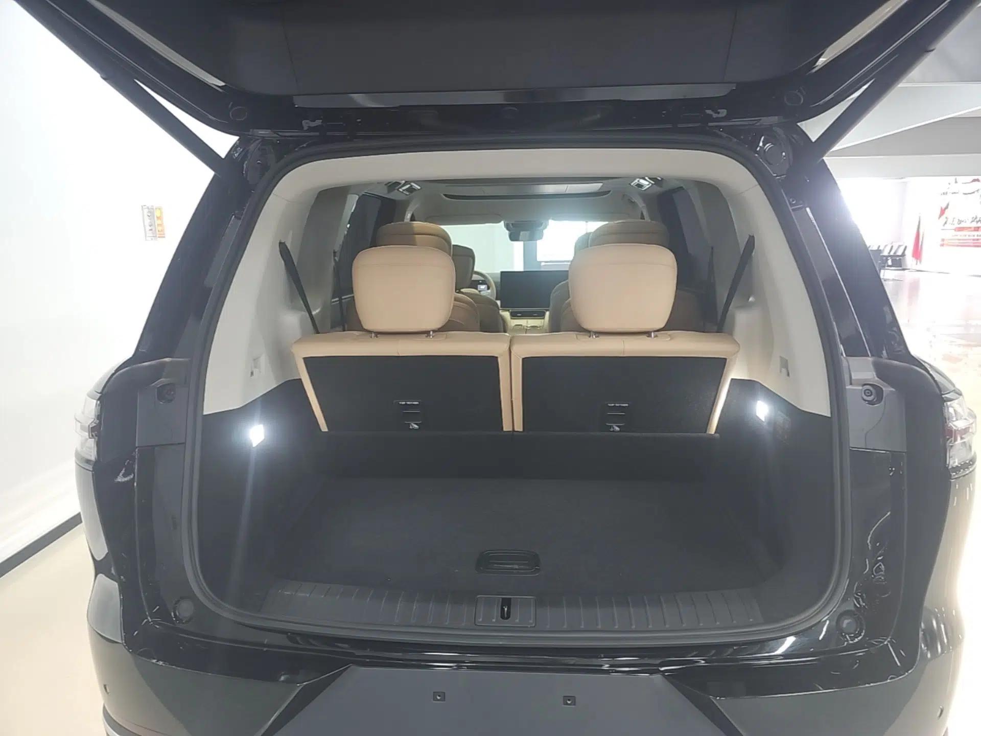 Chery T11 2026 Model 220 All-Wheel Drive Dual IMAX Theater Edition — миниатюра 22
