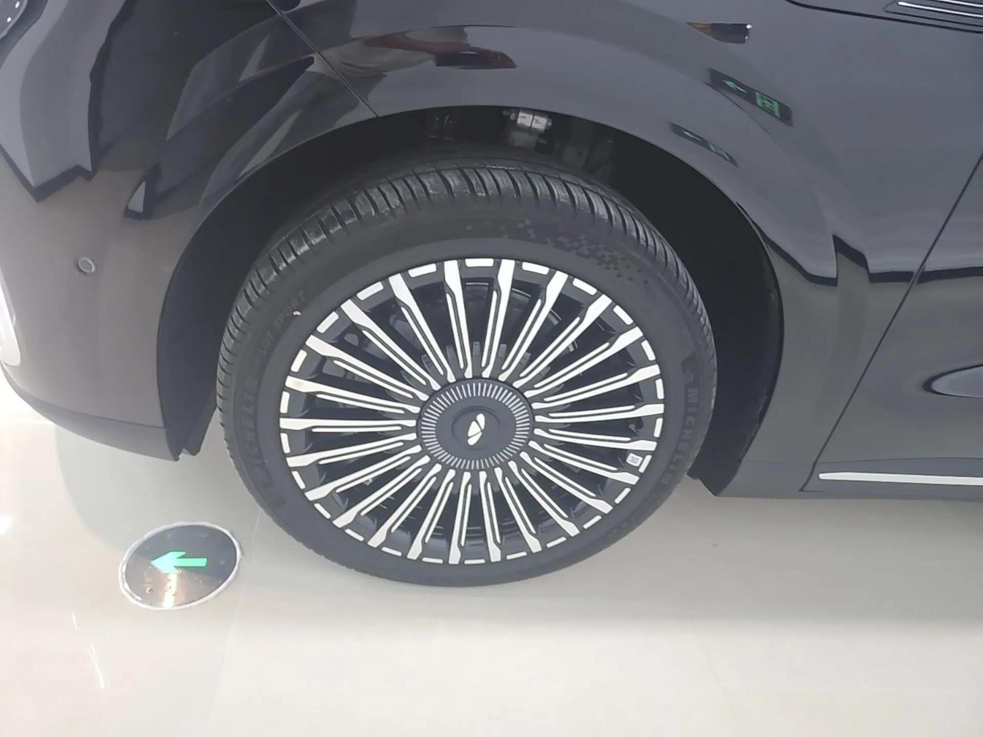 Chery T11 2026 Model 220 All-Wheel Drive Dual IMAX Theater Edition — миниатюра 8