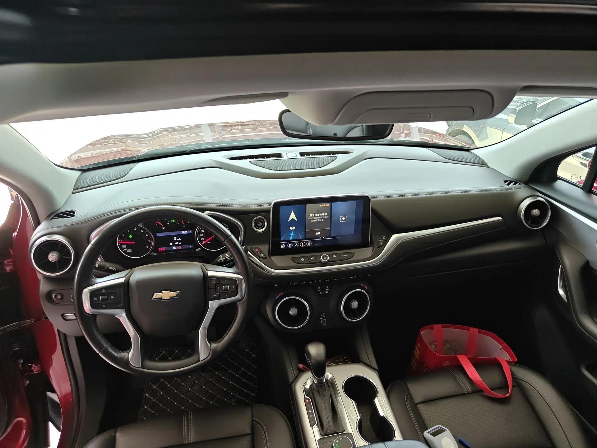 Chevrolet Blazer 2020 650T 7-Seater WEI Version — миниатюра 13