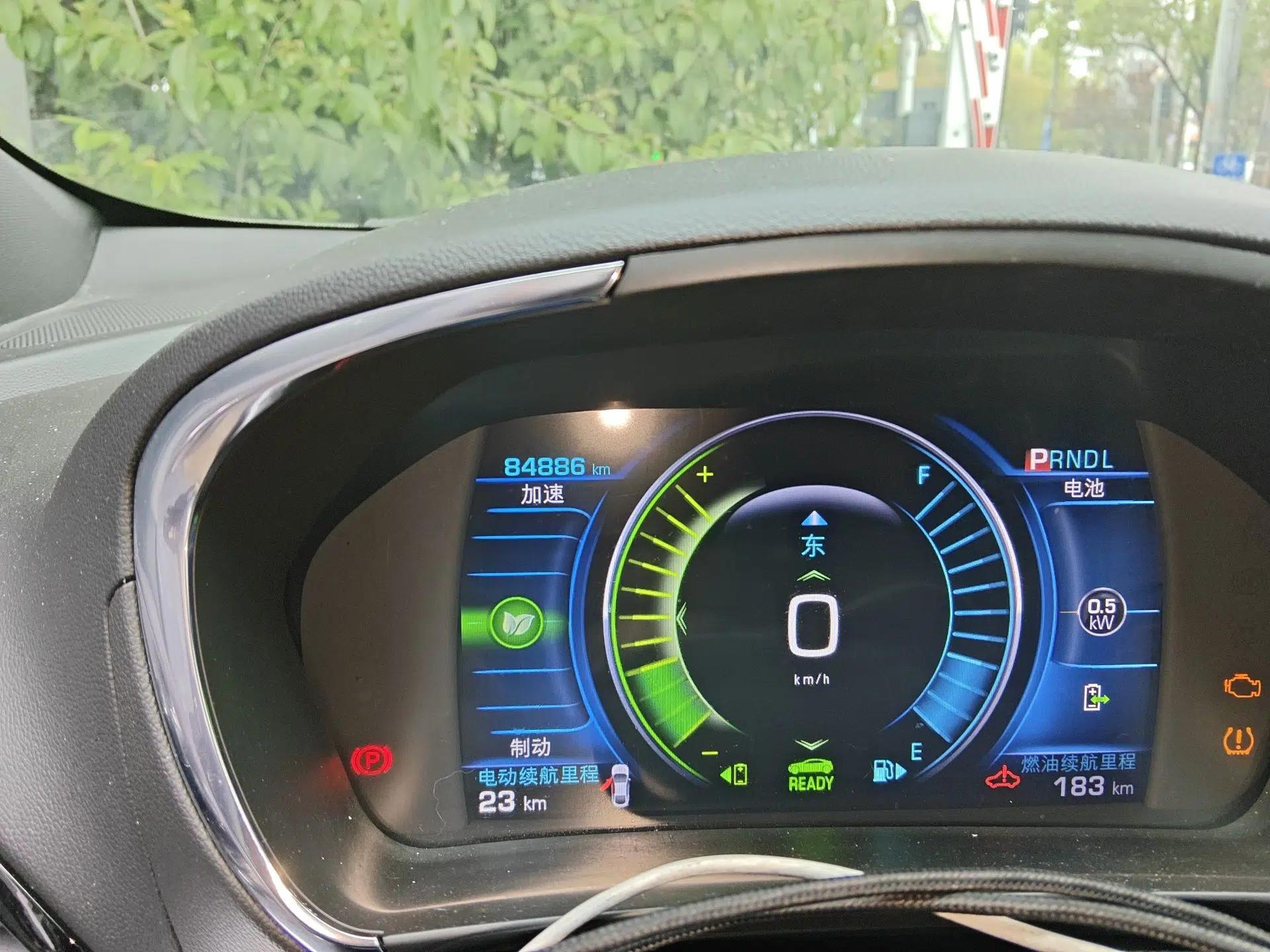 Buick VELITE 5 2017 Urban Extended-Range Model — миниатюра 13
