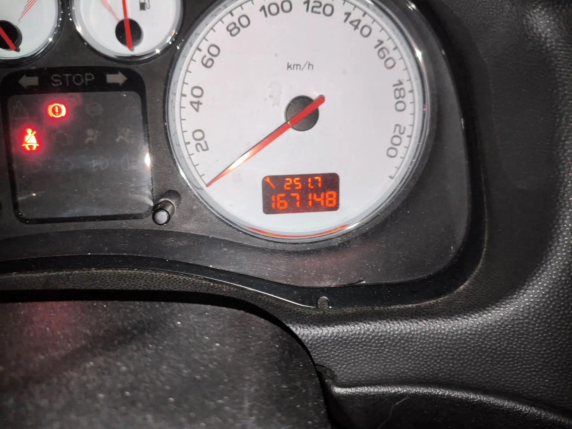 Peugeot 307 2010 Hatchback 1.6L Automatic Comfort Edition — миниатюра 13