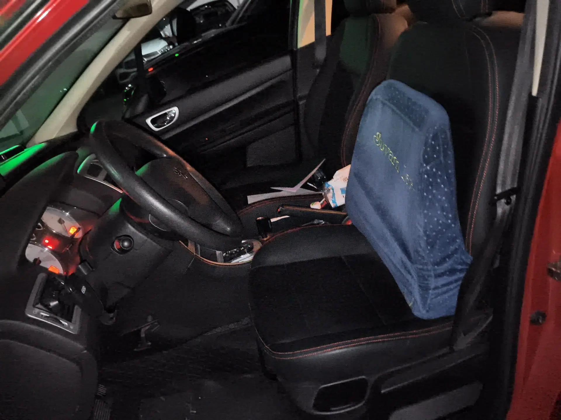 Peugeot 307 2010 Hatchback 1.6L Automatic Comfort Edition — миниатюра 16