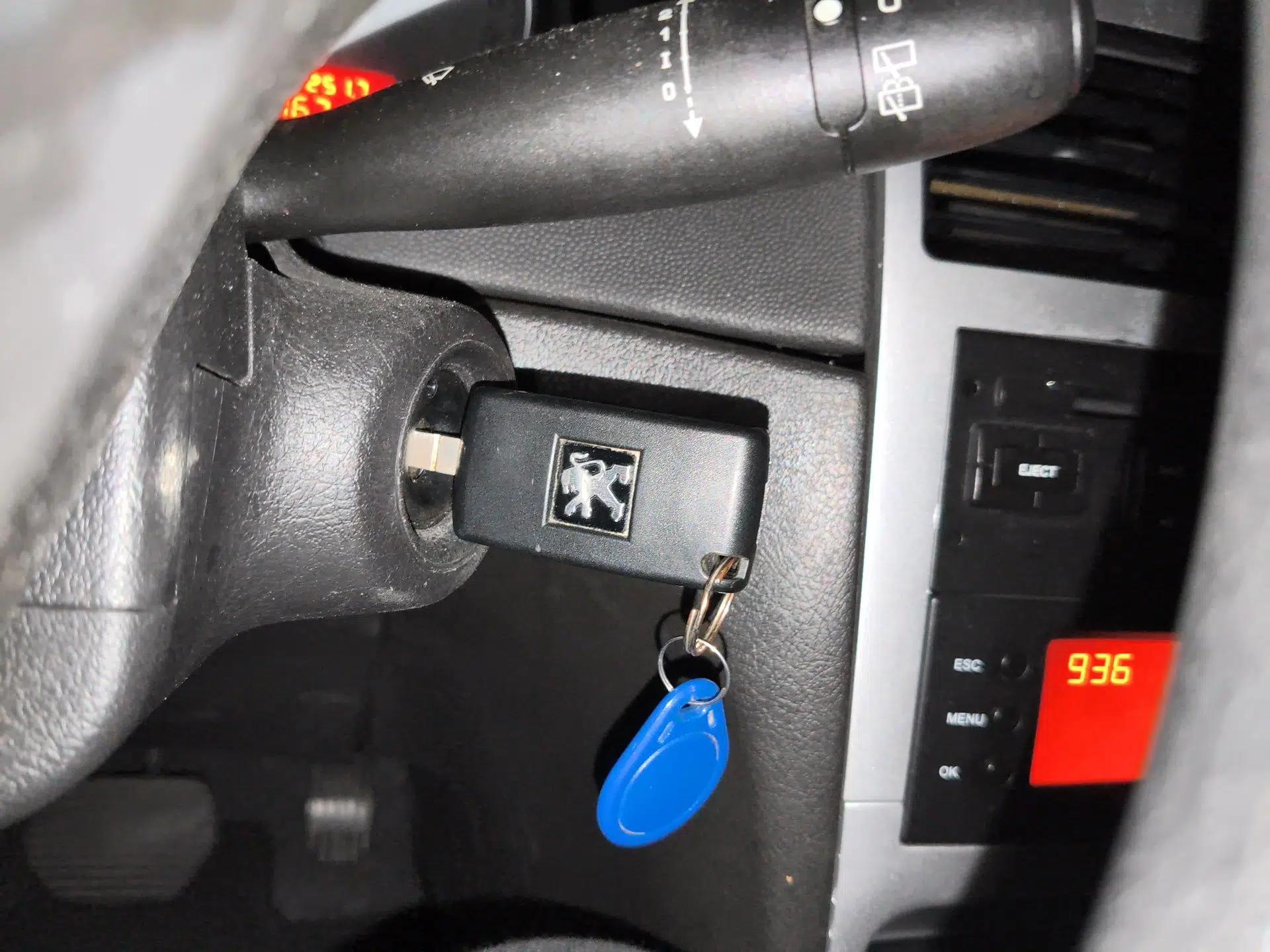 Peugeot 307 2010 Hatchback 1.6L Automatic Comfort Edition — миниатюра 9