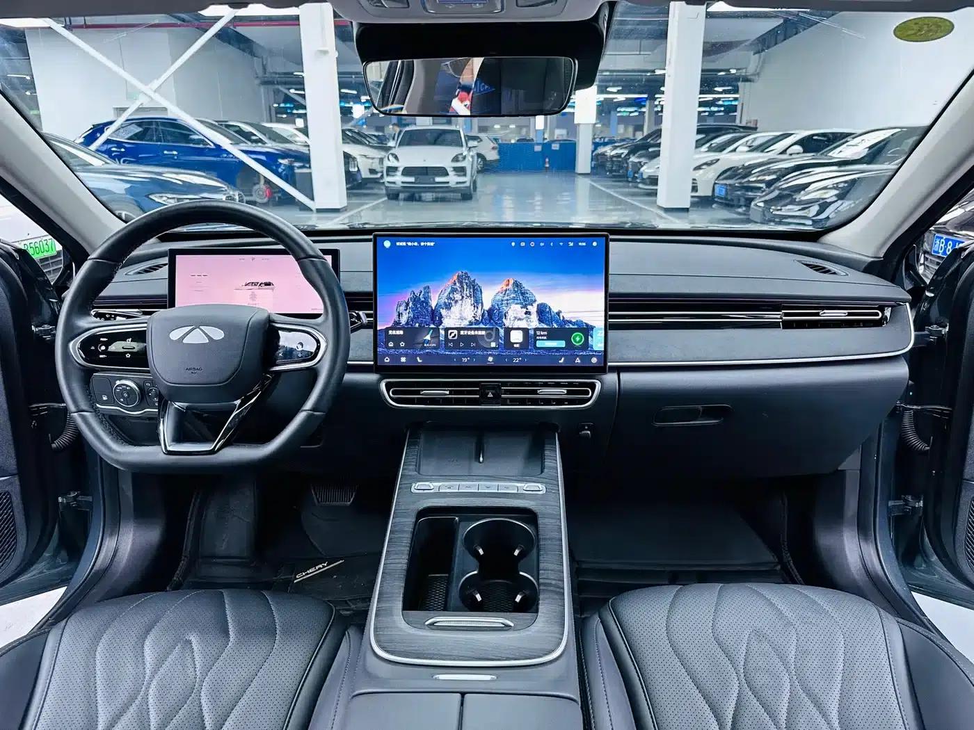 Fengyun A8L 2025 1.5TGDI 145km Luxury Edition — миниатюра 6