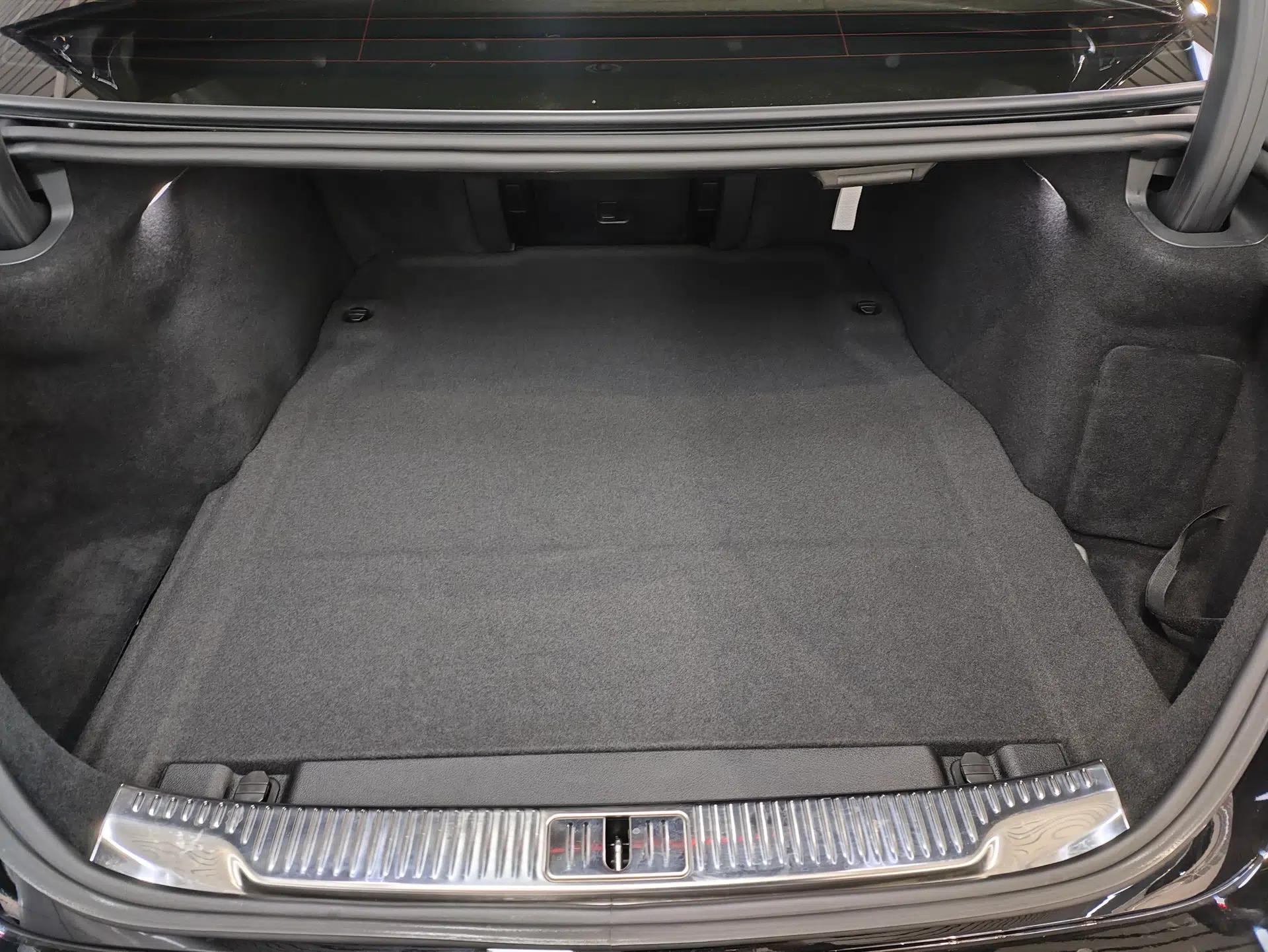 Mercedes-Benz S-Class New Energy 2023 S 450 e L Plug-in Hybrid Sedan — миниатюра 15