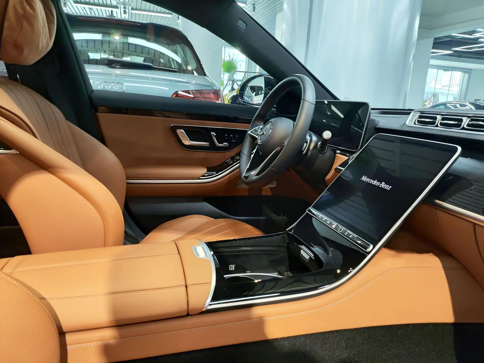Mercedes-Benz S-Class New Energy 2023 S 450 e L Plug-in Hybrid Sedan — миниатюра 20