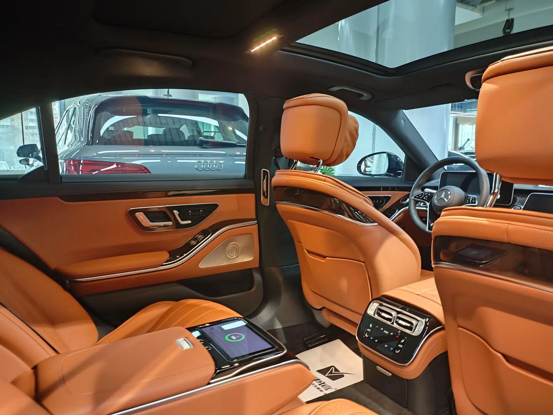 Mercedes-Benz S-Class New Energy 2023 S 450 e L Plug-in Hybrid Sedan — миниатюра 22