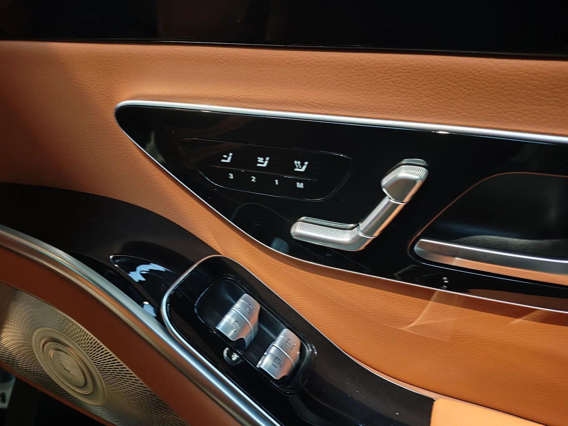 Mercedes-Benz S-Class New Energy 2023 S 450 e L Plug-in Hybrid Sedan — миниатюра 4
