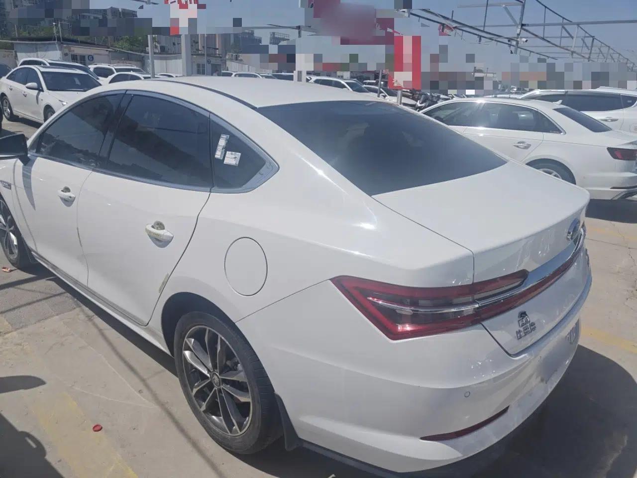 BYD Qin Pro 2019 Super Edition 1.5TI Automatic Smart Connect Enjoyment Model China VI Standard — миниатюра 4