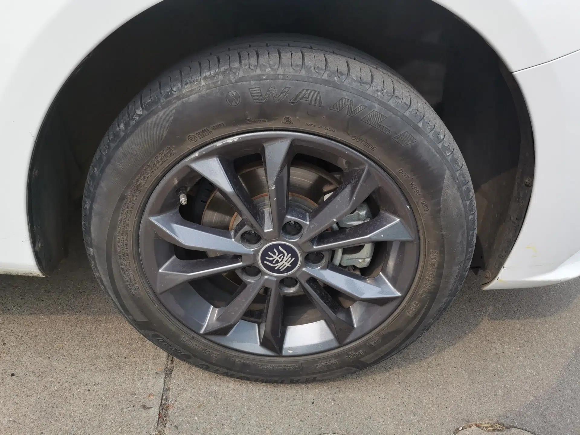 BYD Qin 2019 1.5L Automatic Luxury Model — миниатюра 8