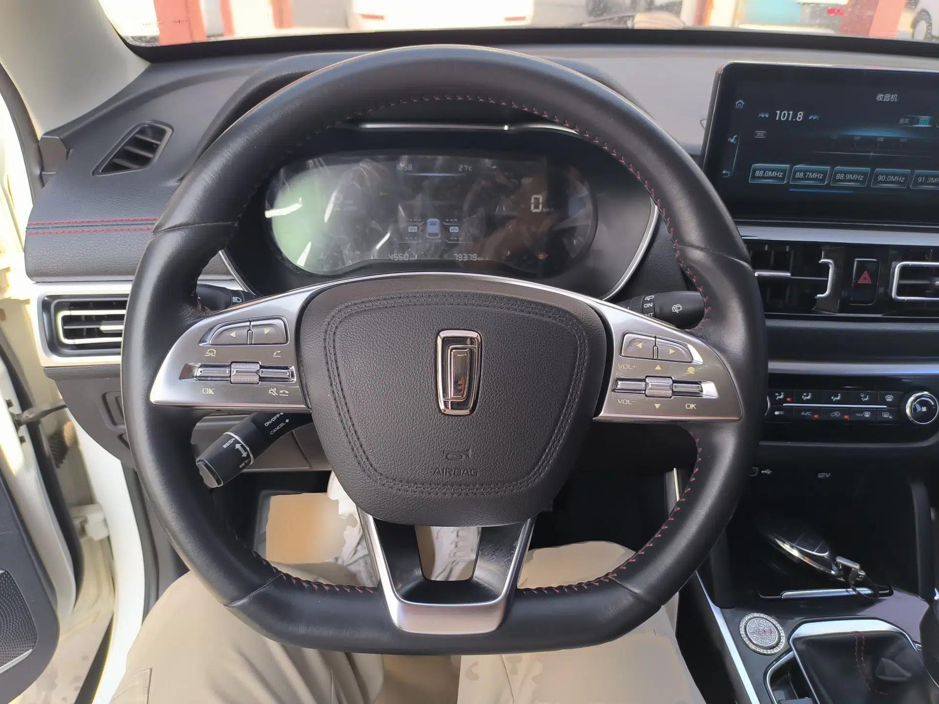 Bestune T33 2019 1.6L Manual Luxury Edition China VI — миниатюра 14