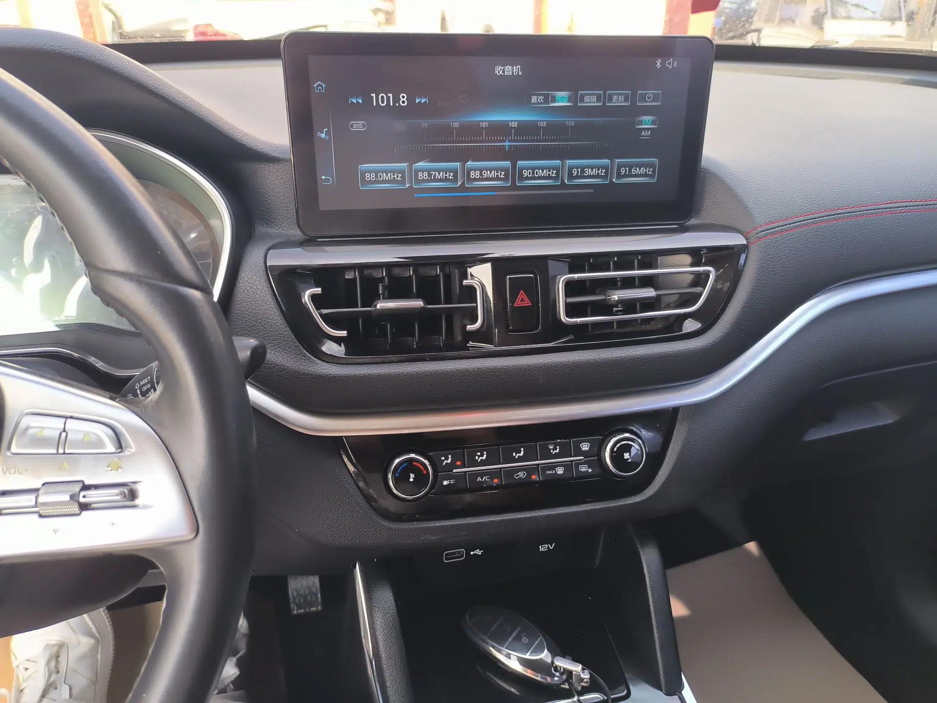 Bestune T33 2019 1.6L Manual Luxury Edition China VI — миниатюра 16