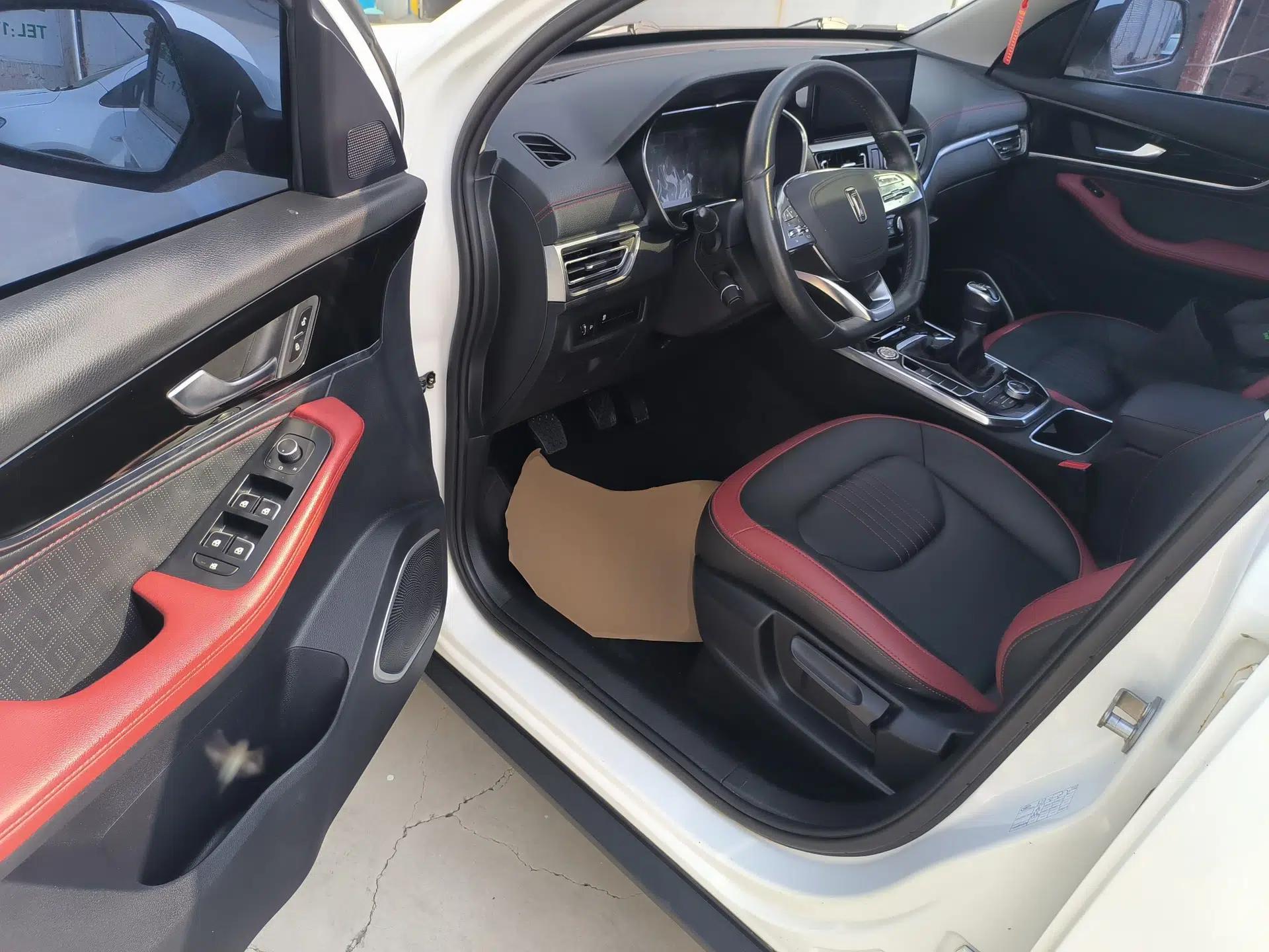 Bestune T33 2019 1.6L Manual Luxury Edition China VI — миниатюра 19