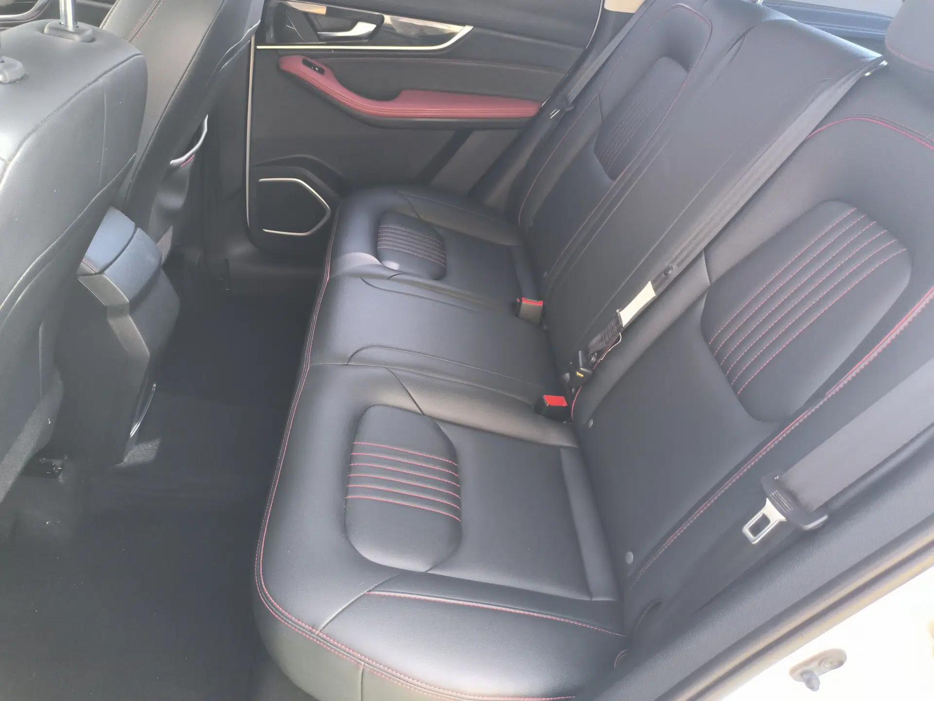 Bestune T33 2019 1.6L Manual Luxury Edition China VI — миниатюра 20