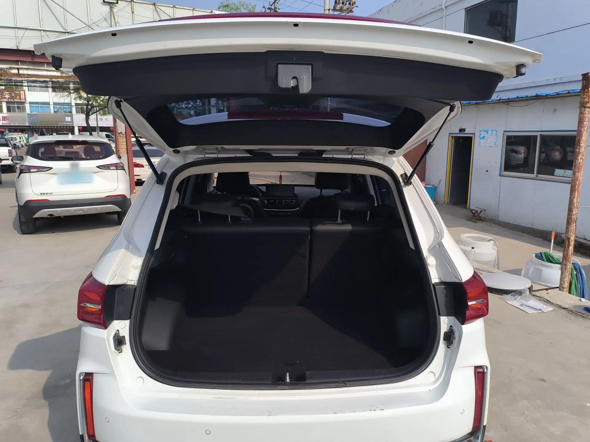 Bestune T33 2019 1.6L Manual Luxury Edition China VI — миниатюра 22