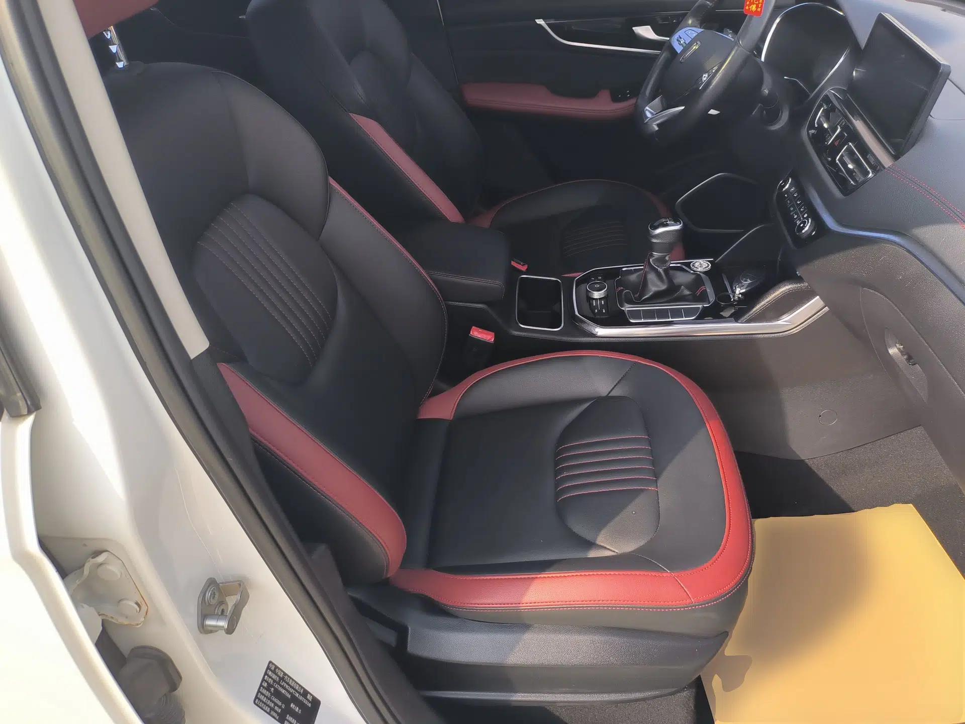 Bestune T33 2019 1.6L Manual Luxury Edition China VI — миниатюра 23