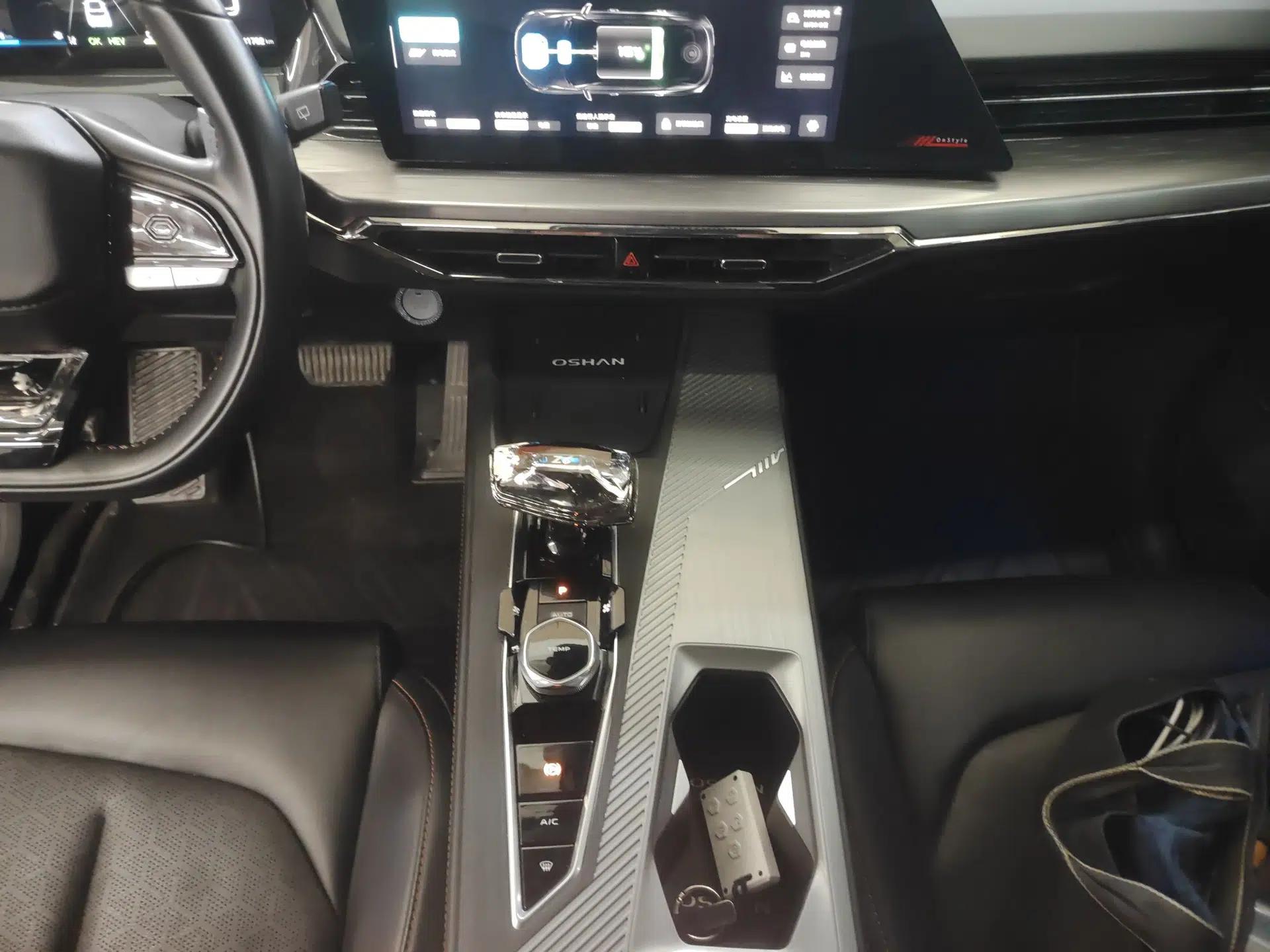 CHANGAN OSHAN Z6 New Energy 2023 ZhiDian iDD 150KM Flagship PLUS Smart Parking Edition — миниатюра 15