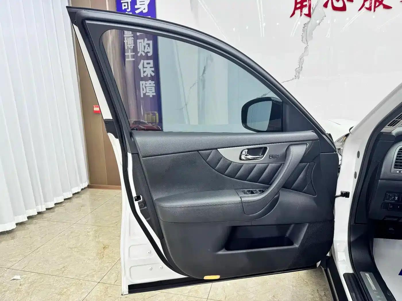 Infiniti FX 2011 FX35 Standard Edition — миниатюра 15