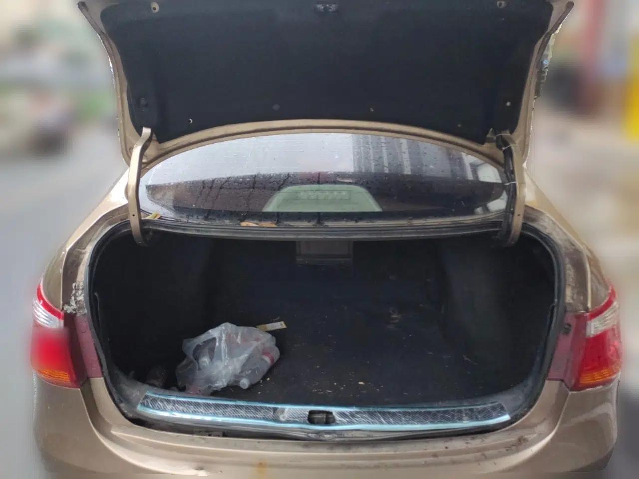 Dongfeng Aeolus A60 2012 1.6L Manual Luxury Model — миниатюра 20