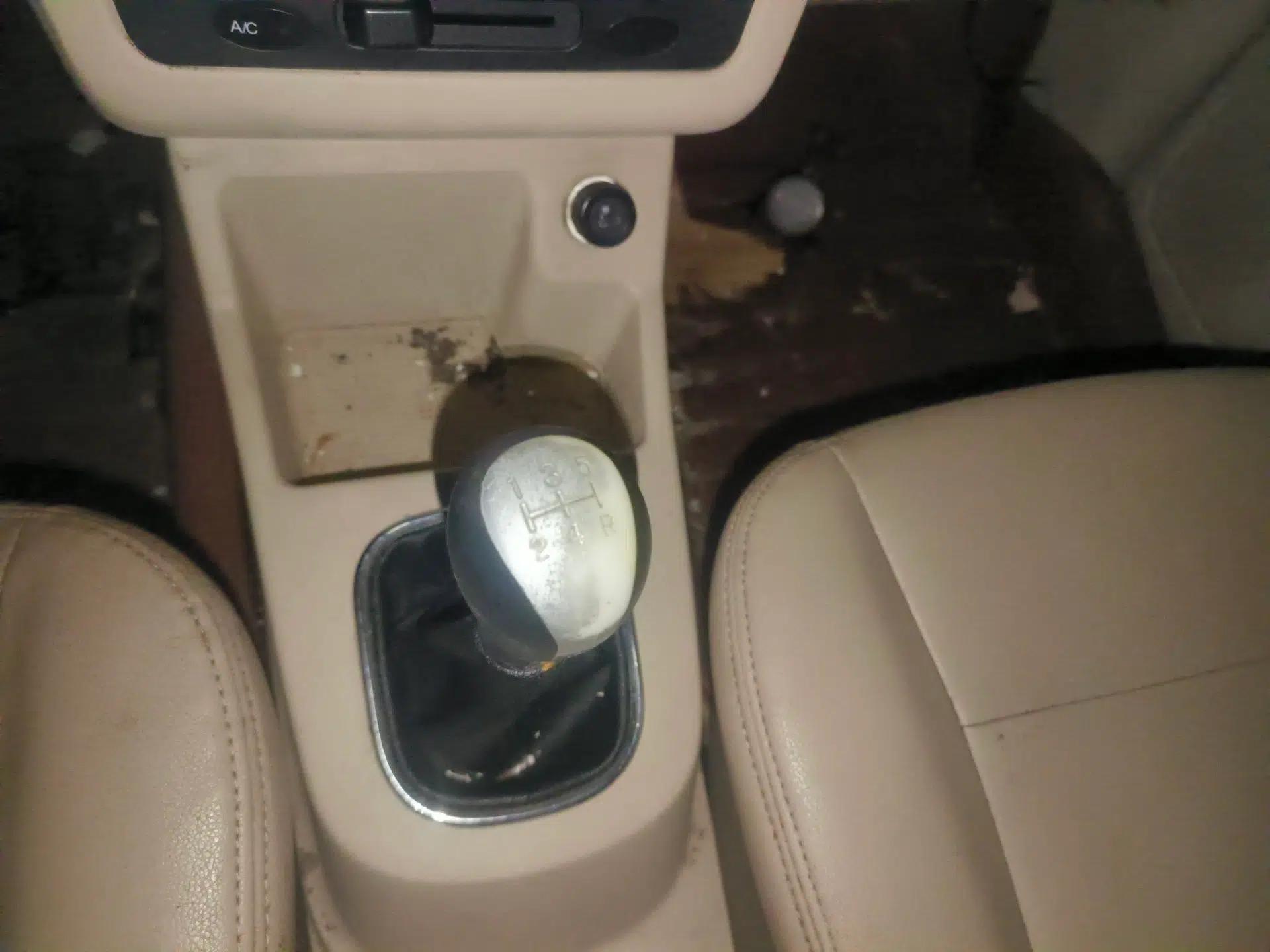 Dongfeng Fengon 370 2016 1.5L Manual Comfort 7-Seater — миниатюра 15