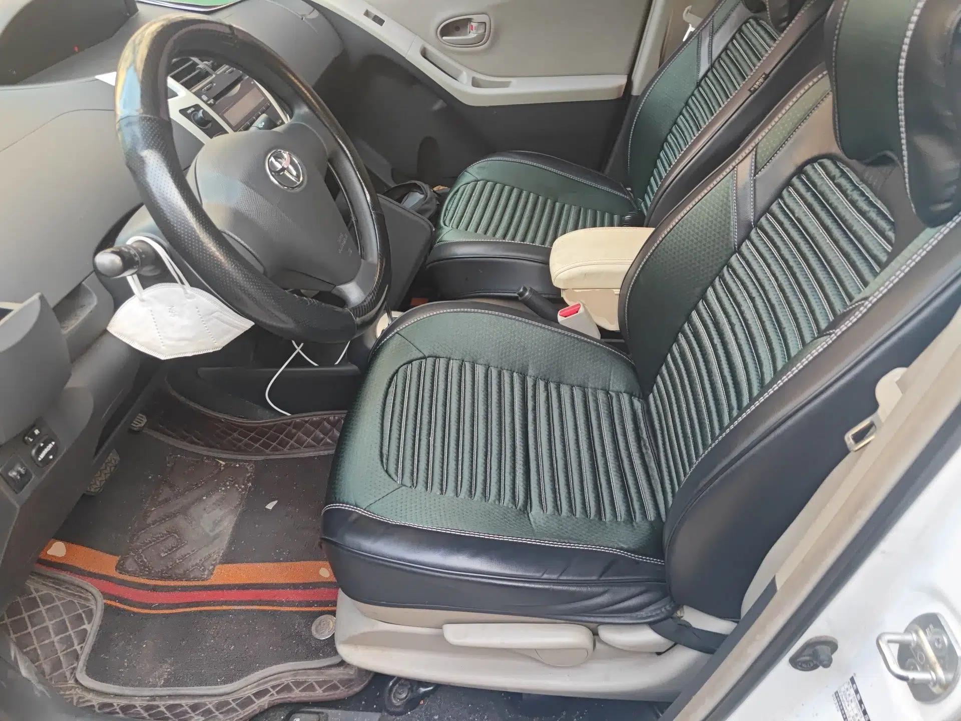 Toyota Yaris 2011 1.6E Automatic Charm Edition — миниатюра 16