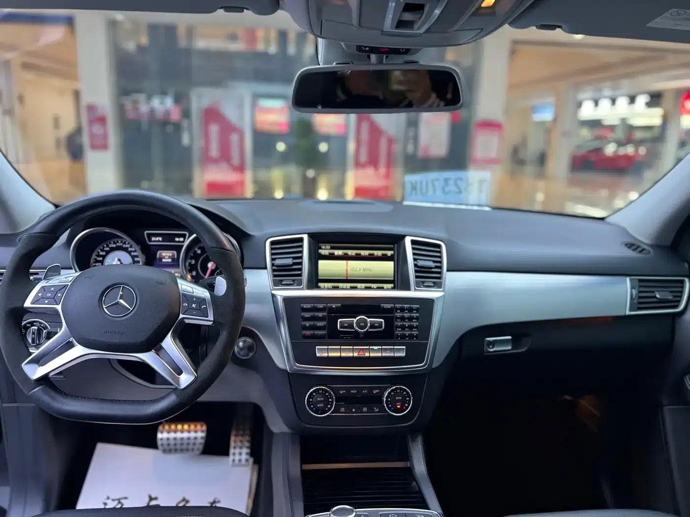 2014 Mercedes-Benz M-Class AMG ML 63 — миниатюра 13