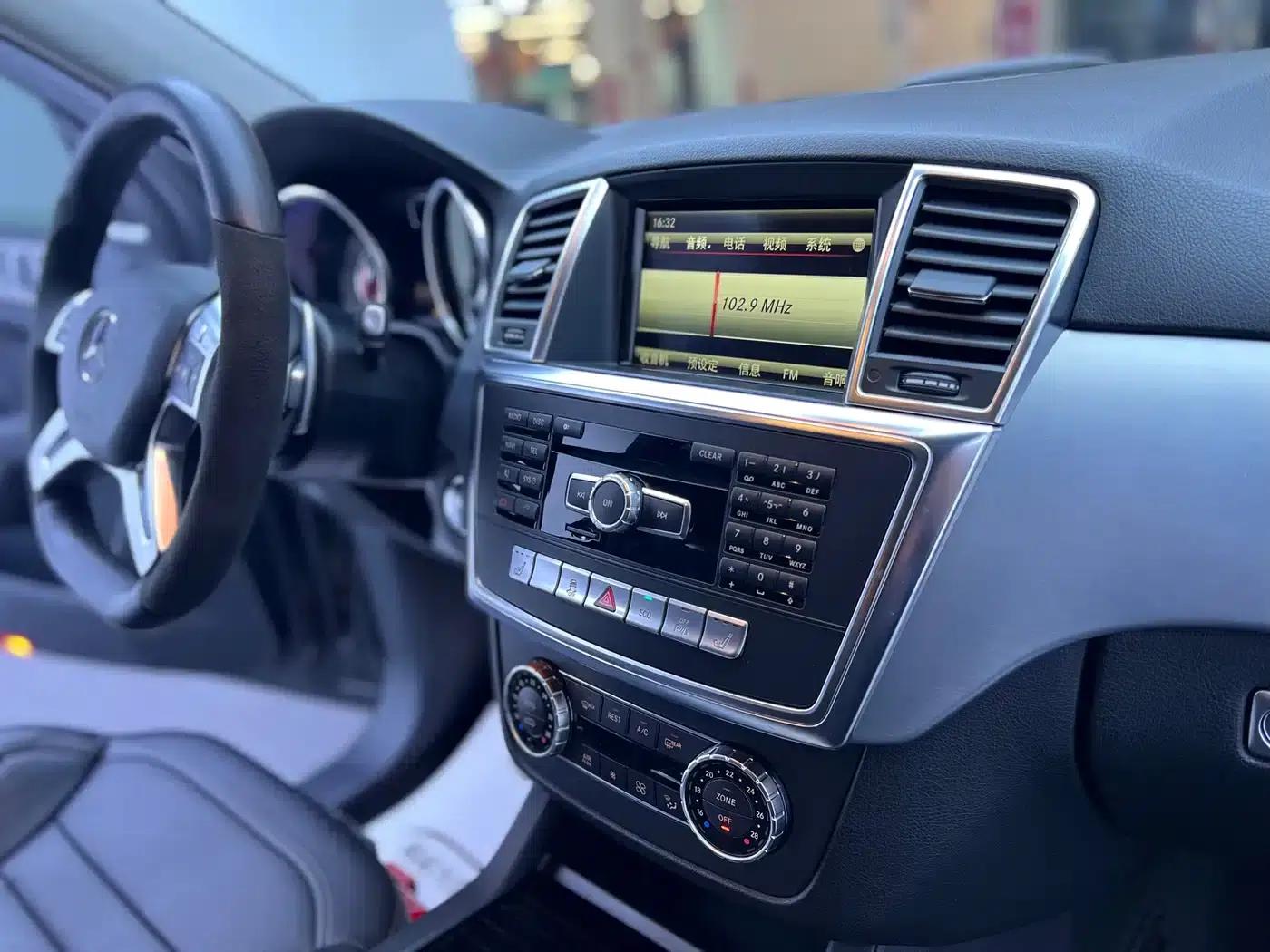 2014 Mercedes-Benz M-Class AMG ML 63 — миниатюра 9