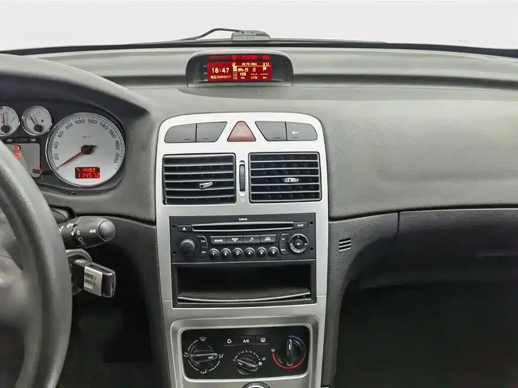 Peugeot 307 2010 Hatchback 2.0L Automatic Comfort Edition — миниатюра 12