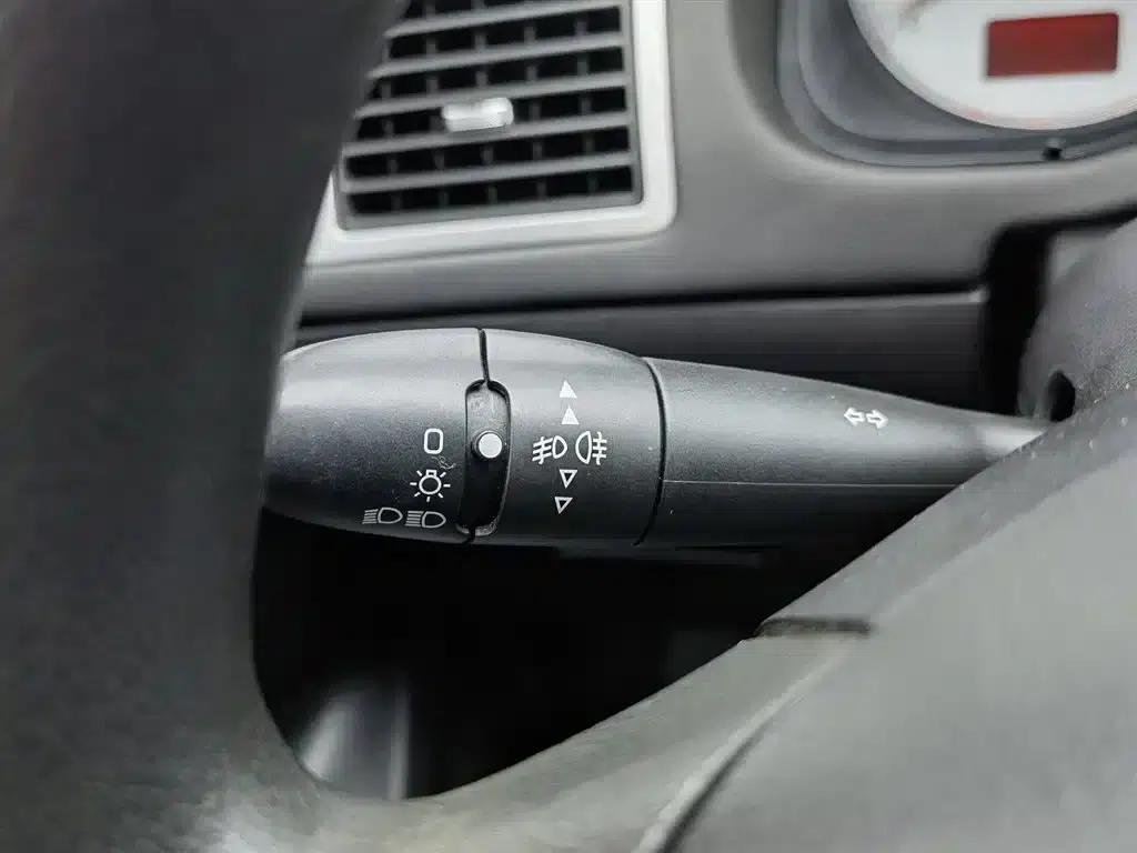 Peugeot 307 2010 Hatchback 2.0L Automatic Comfort Edition — миниатюра 21