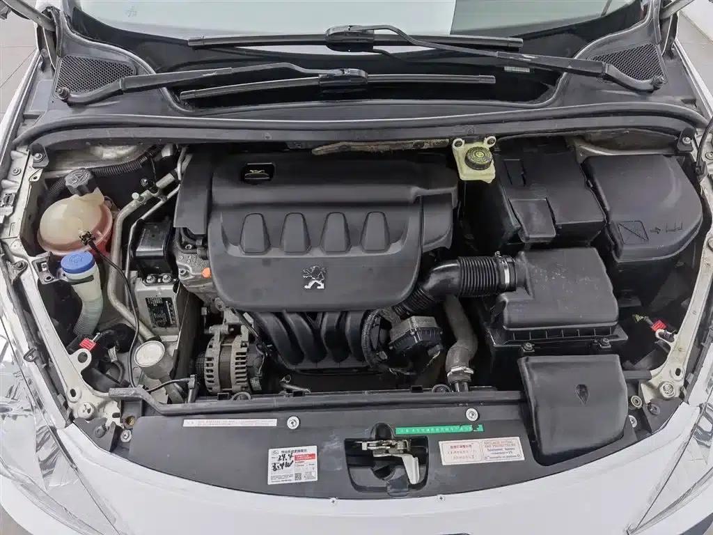 Peugeot 307 2010 Hatchback 2.0L Automatic Comfort Edition — миниатюра 6