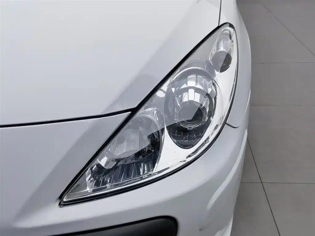 Peugeot 307 2010 Hatchback 2.0L Automatic Comfort Edition — миниатюра 7