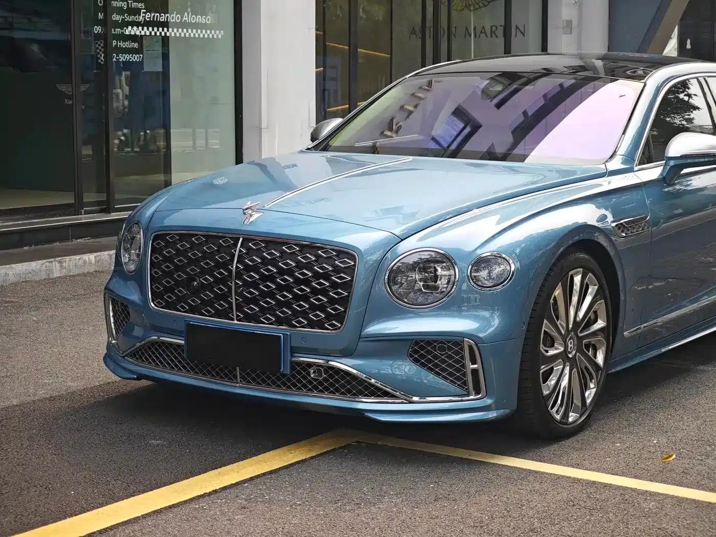 Flying Spur Plug-in Hybrid 2025 4.0T V8 Mulliner — миниатюра 1