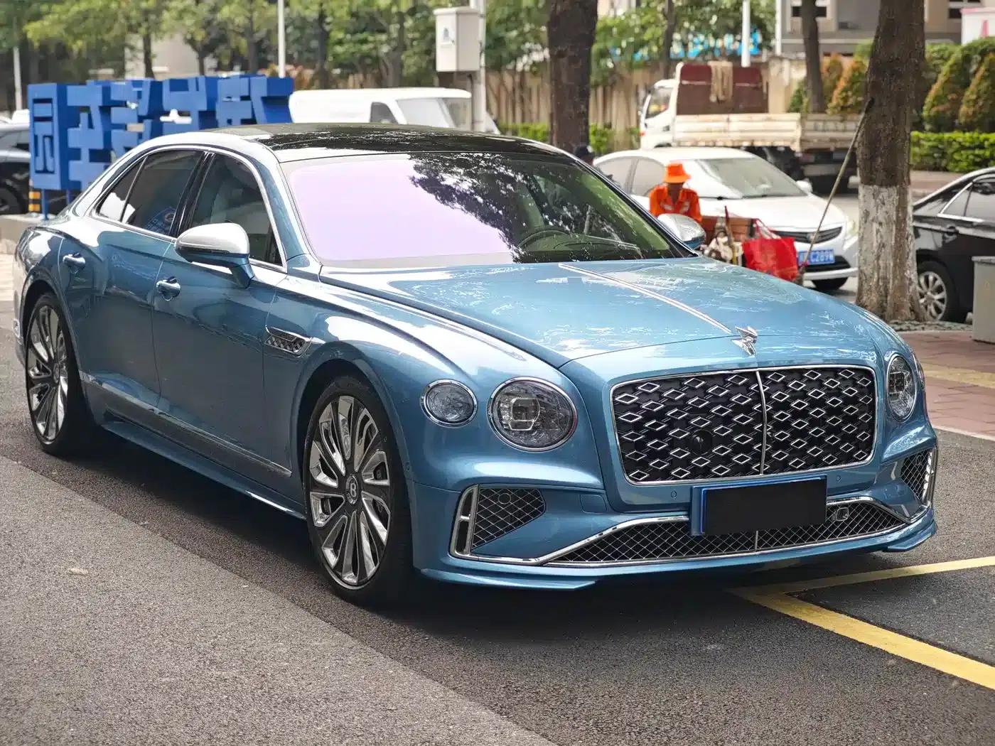 Flying Spur Plug-in Hybrid 2025 4.0T V8 Mulliner — миниатюра 2