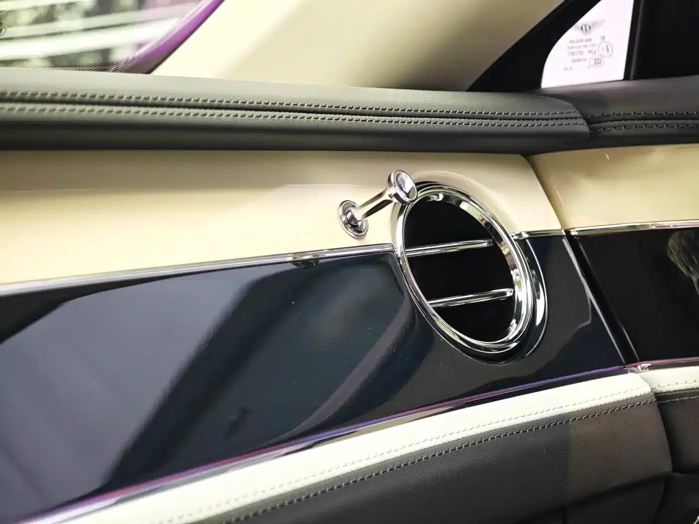 Flying Spur Plug-in Hybrid 2025 4.0T V8 Mulliner — миниатюра 14