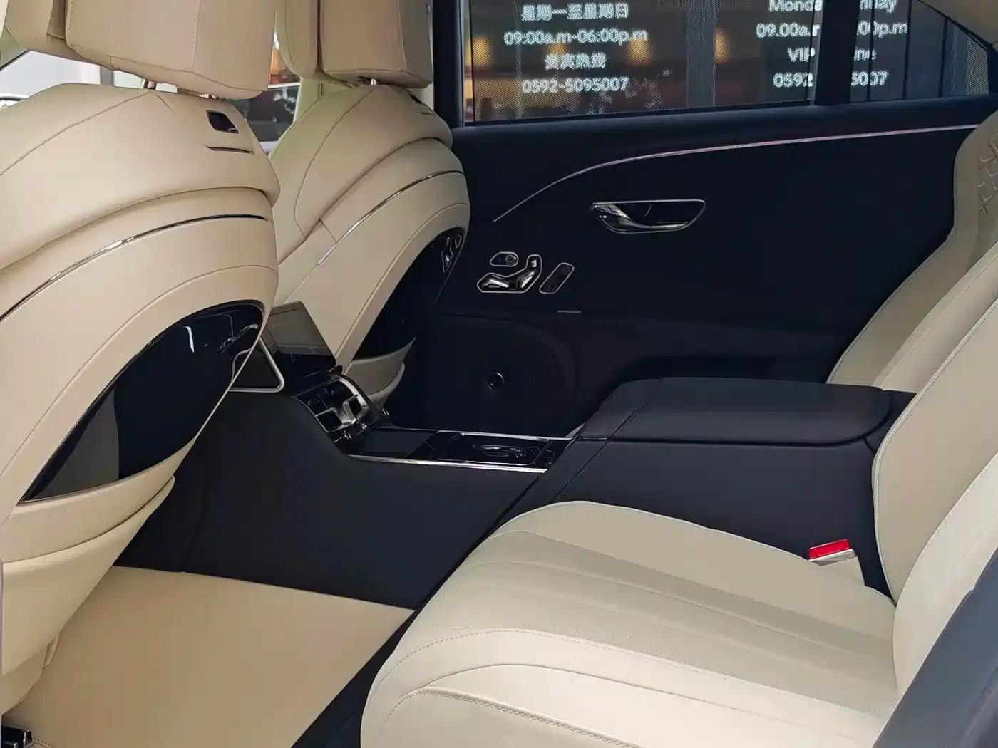 Flying Spur Plug-in Hybrid 2025 4.0T V8 Mulliner — миниатюра 19