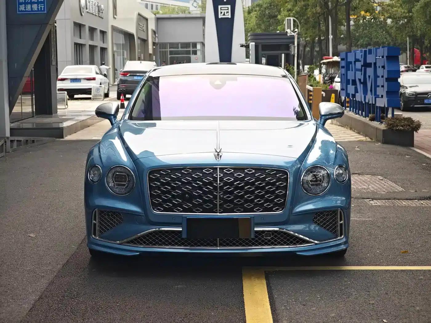 Flying Spur Plug-in Hybrid 2025 4.0T V8 Mulliner — миниатюра 3