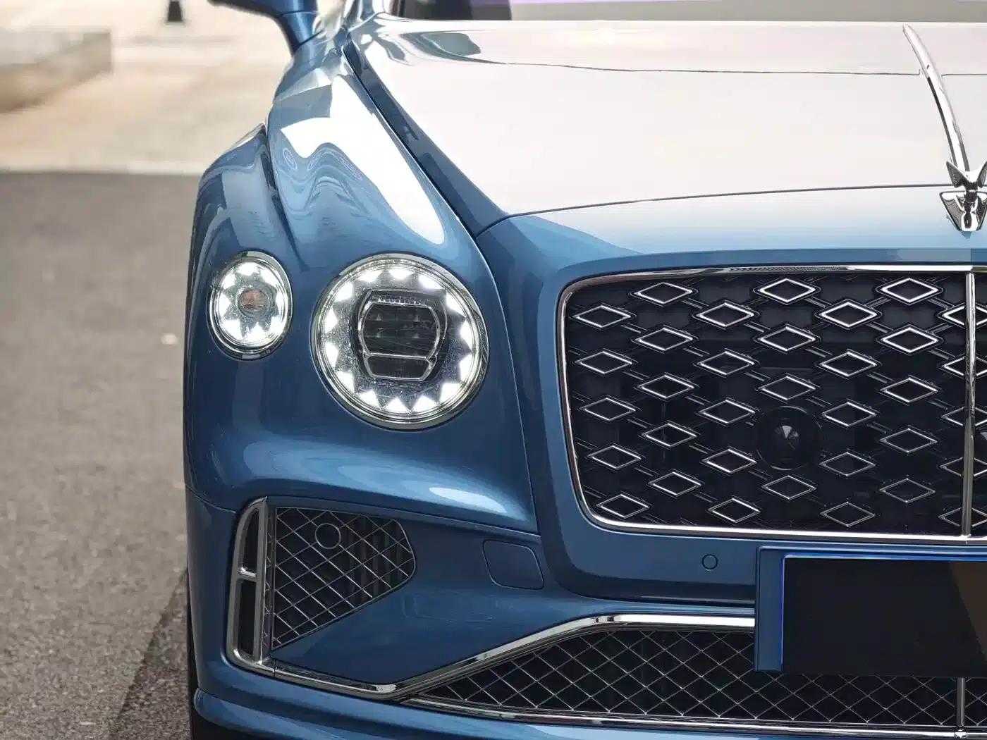 Flying Spur Plug-in Hybrid 2025 4.0T V8 Mulliner — миниатюра 21