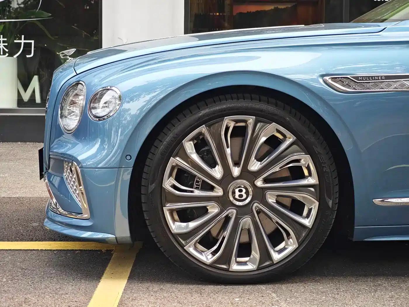 Flying Spur Plug-in Hybrid 2025 4.0T V8 Mulliner — миниатюра 4