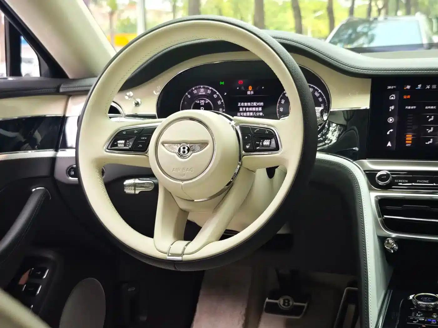 Flying Spur Plug-in Hybrid 2025 4.0T V8 Mulliner — миниатюра 9