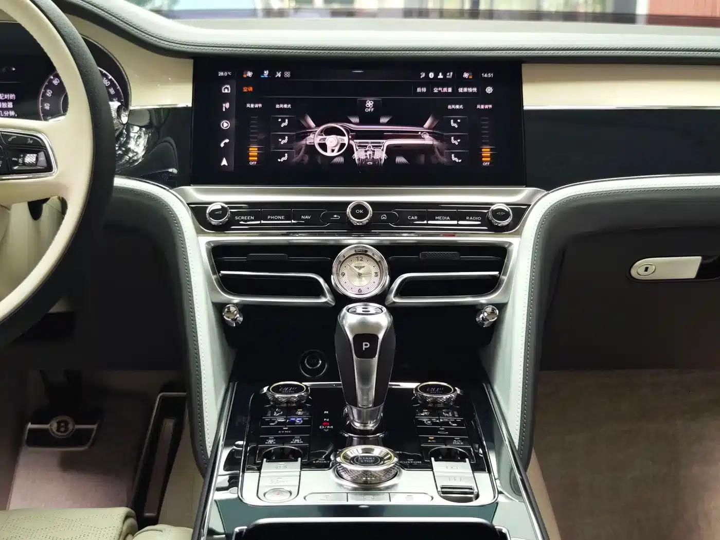 Flying Spur Plug-in Hybrid 2025 4.0T V8 Mulliner — миниатюра 10
