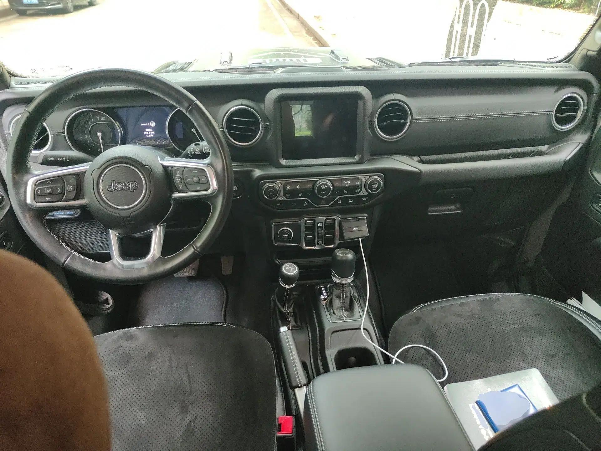 Jeep Wrangler New Energy 2021 Four-Door 2.0T 4xe Sahara — миниатюра 10