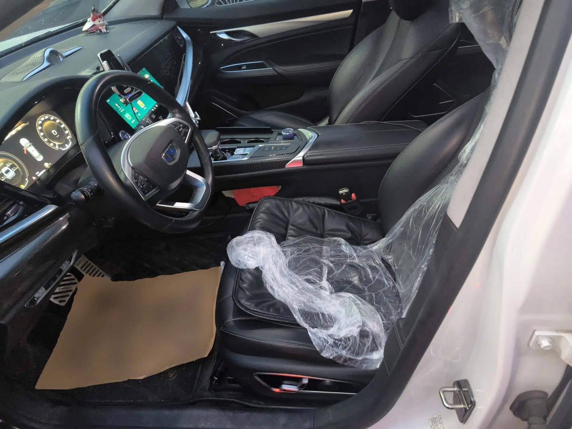 Geely Auto Emgrand GT New Energy 2018 1.5T PHEV Yao Ling Edition — миниатюра 16